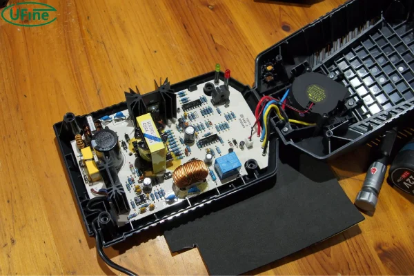 battery charger structure