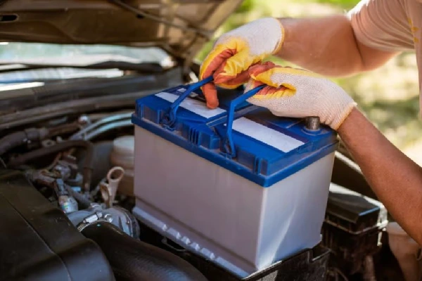 what are the parts of a car battery