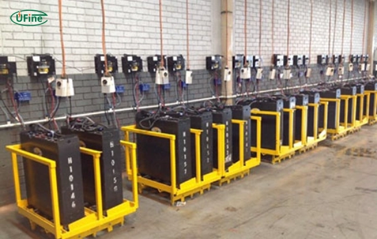 how long does it take to charge a forklift battery