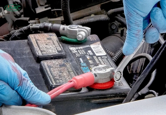 how to clean battery terminals before reconnection