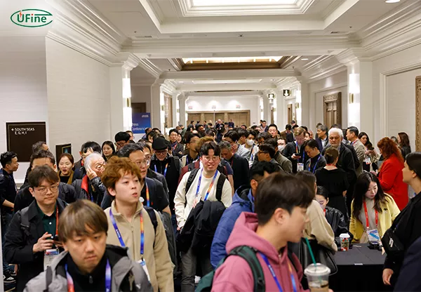 news ces 2025 crowd